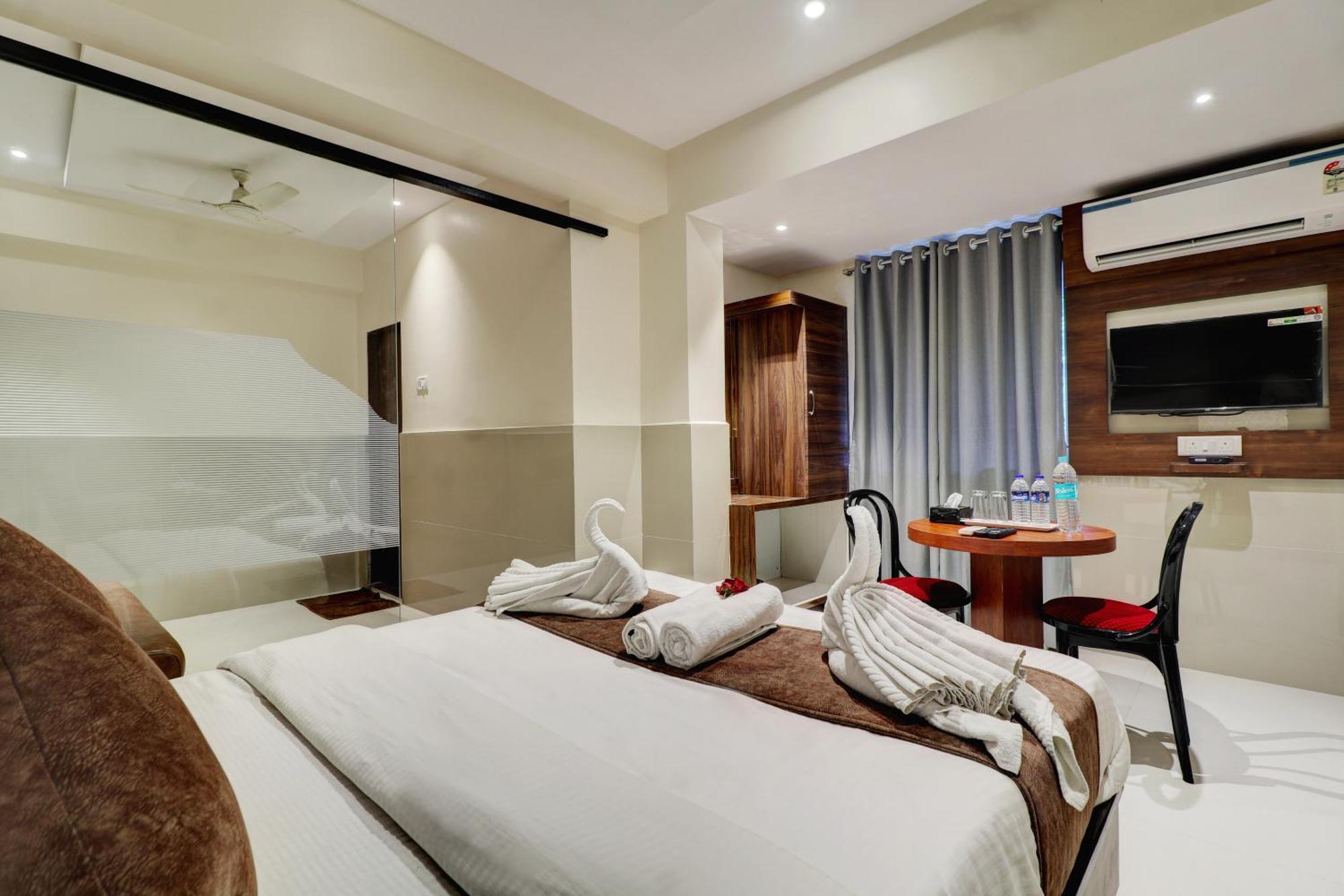 Отель New Parimeet Residency Нави Мумбаи Экстерьер фото